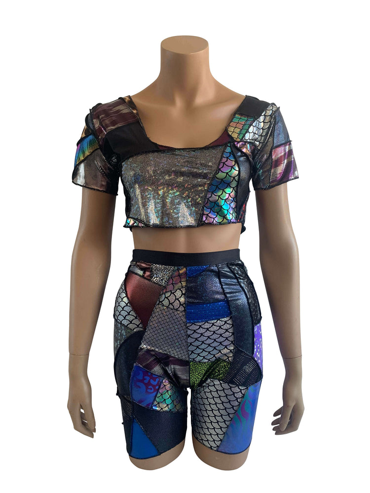 
            
                Load image into Gallery viewer, ZERO WASTE Patchwork Crop Top Short Sleeved
            
        